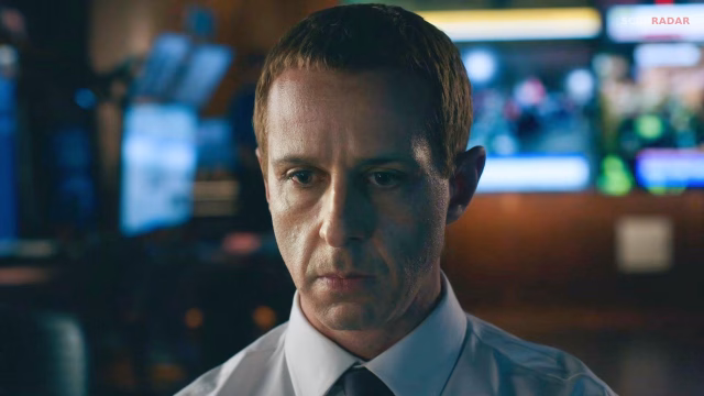 Jeremy Strong Stayed in Character as Mark Zuckerberg on ‘The Social Reckoning’ Set, Aaron Sorkin Reveals