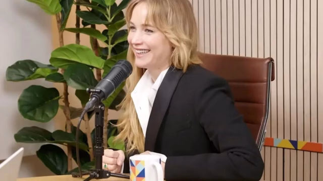 Jennifer Lawrence Says She Confronted Unauthorized Crew Members During Nude Scene